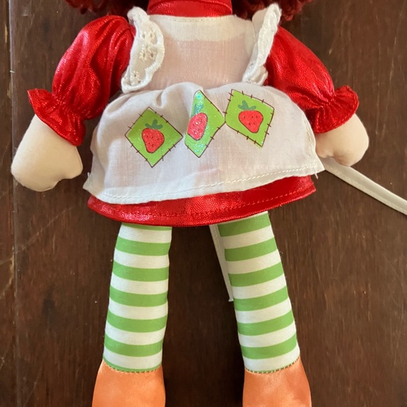 Strawberry Shortcake 2019 Plush Doll - Picture 4 of 7